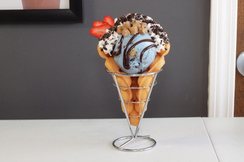 Cookie Monster bubble waffle